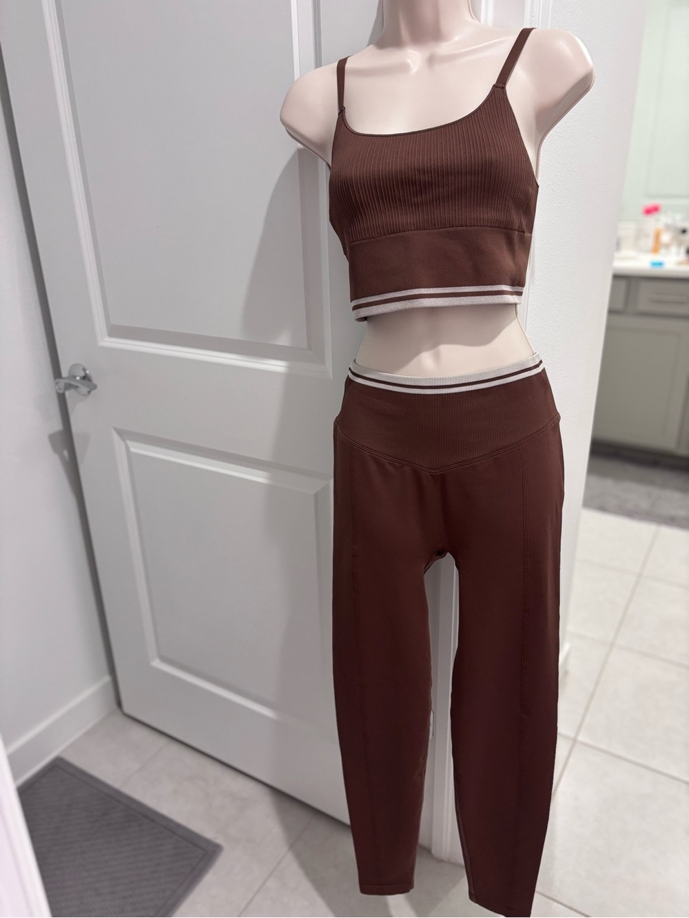 Victoria Secret Pink 2psc set SOFT SEAMLESS CONTOUR LEGGINGS Size M /Bra XL